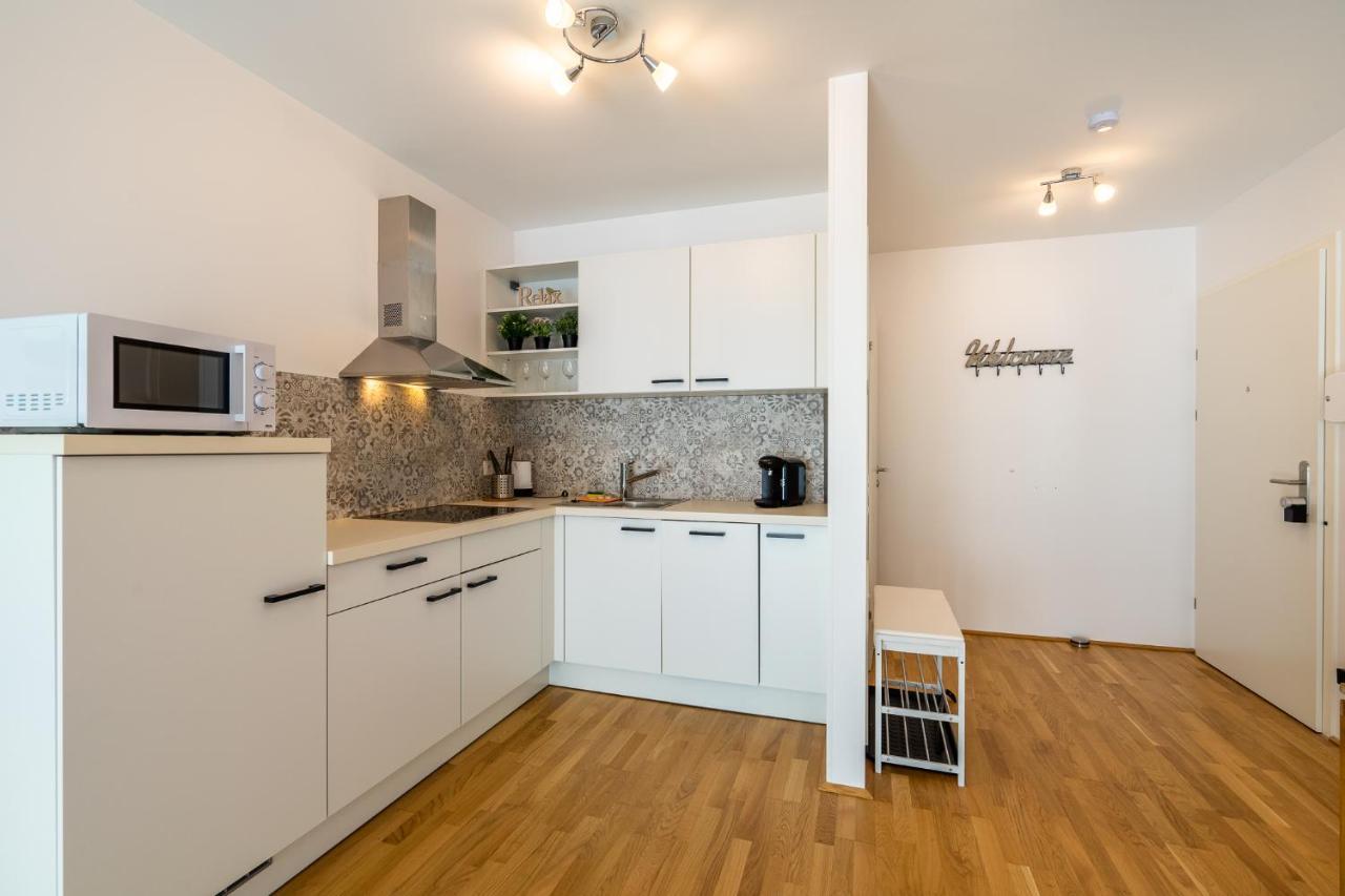 Vienna City And Spa - Modern Apartments Next To Therme Wien & 15 Minutes To The City Center Exterior foto