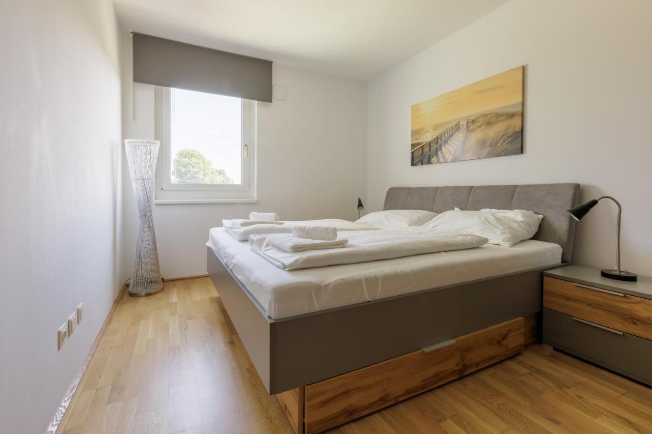 Vienna City And Spa - Modern Apartments Next To Therme Wien & 15 Minutes To The City Center Exterior foto