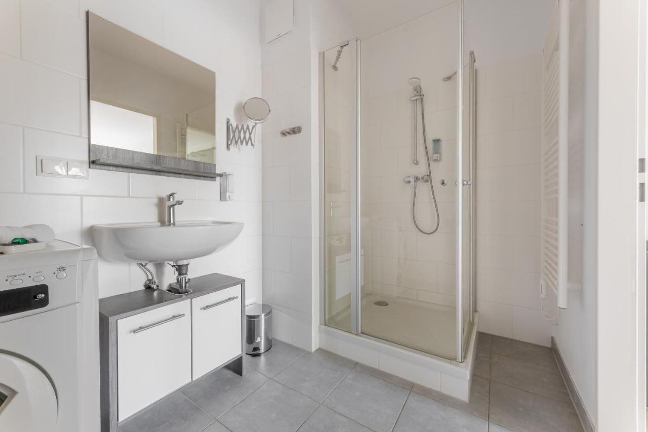 Vienna City And Spa - Modern Apartments Next To Therme Wien & 15 Minutes To The City Center Exterior foto